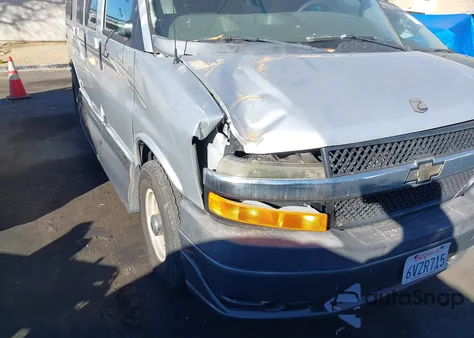 2010 Chevrolet Express 2500 Work Van z USA, uszkodzony, nr VIN 1GCZGFBA0A1165182